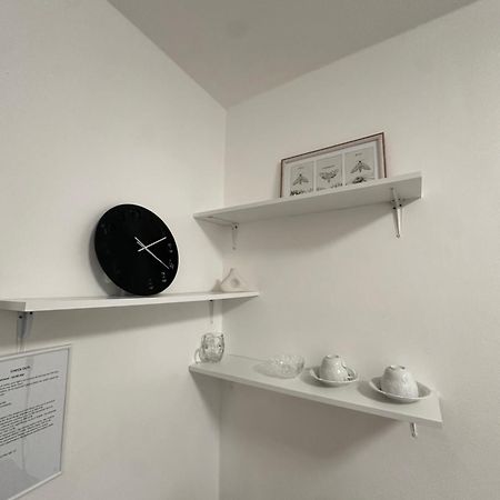 Room 1 Km From Center Pozsony Kültér fotó